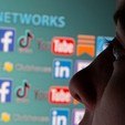 Processo nos EUA quer punir redes sociais por efeitos nocivos (REUTERS/Dado Ruvic/Illustration/File Photo)